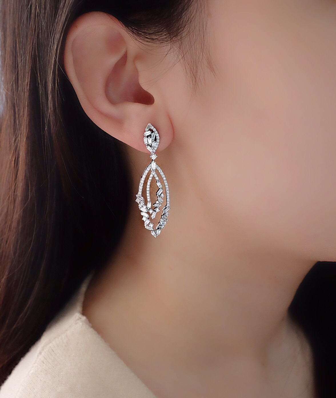 ต่างหูเพชร 2.35 กะรัต น้ำ 99-98 เพชรสะอาด VVS VS - Image 2