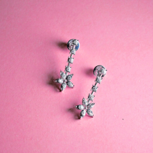 ต่างหูเพชร Vela Floral Drop