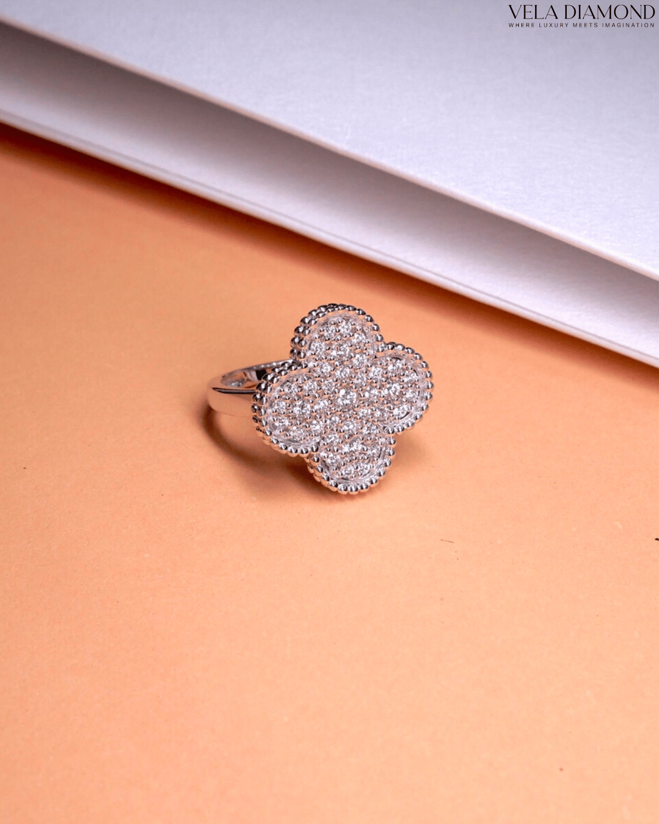 แหวน Clover Bloom Diamond Ring – White Gold