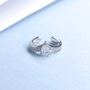 Vela Pear-Cut Diamond Earcuff