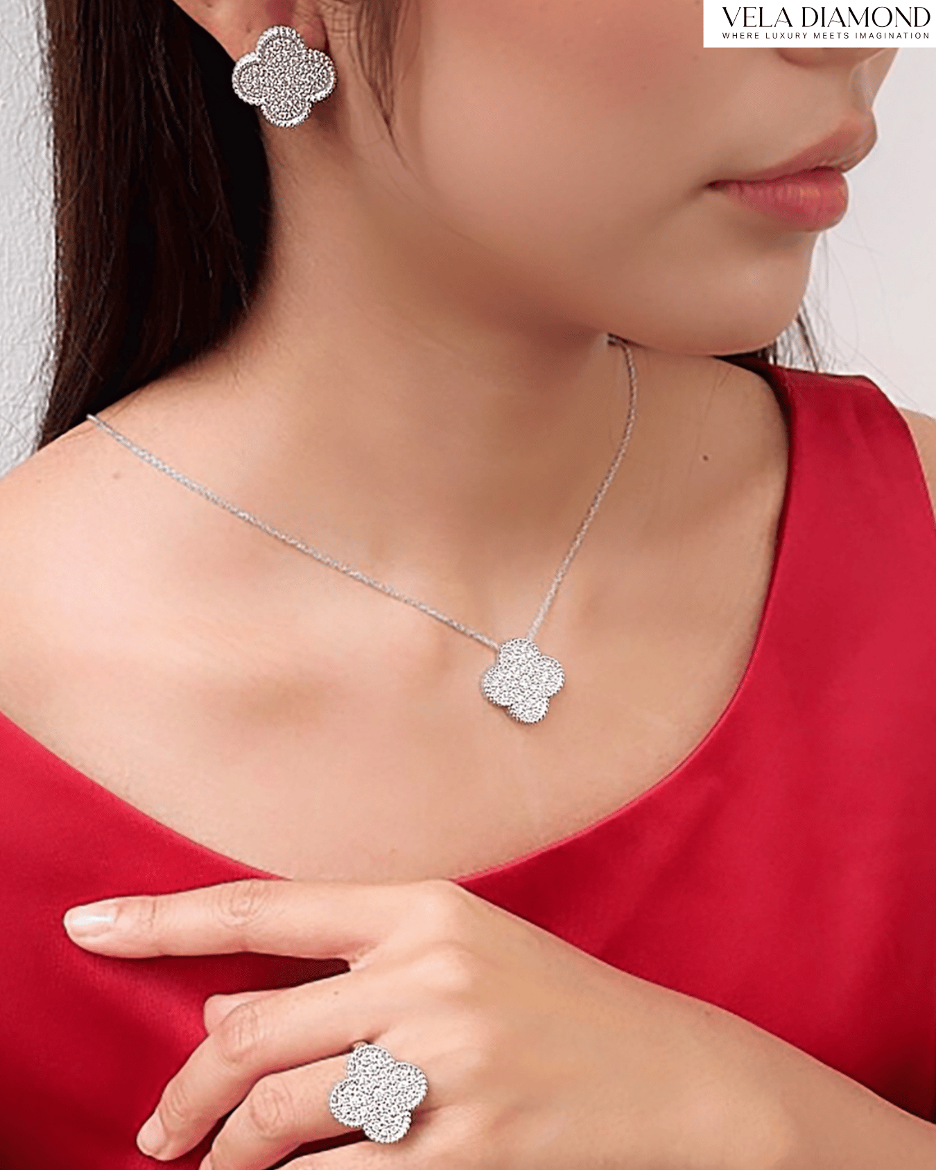 Vela Clover Diamond Necklace - Image 2