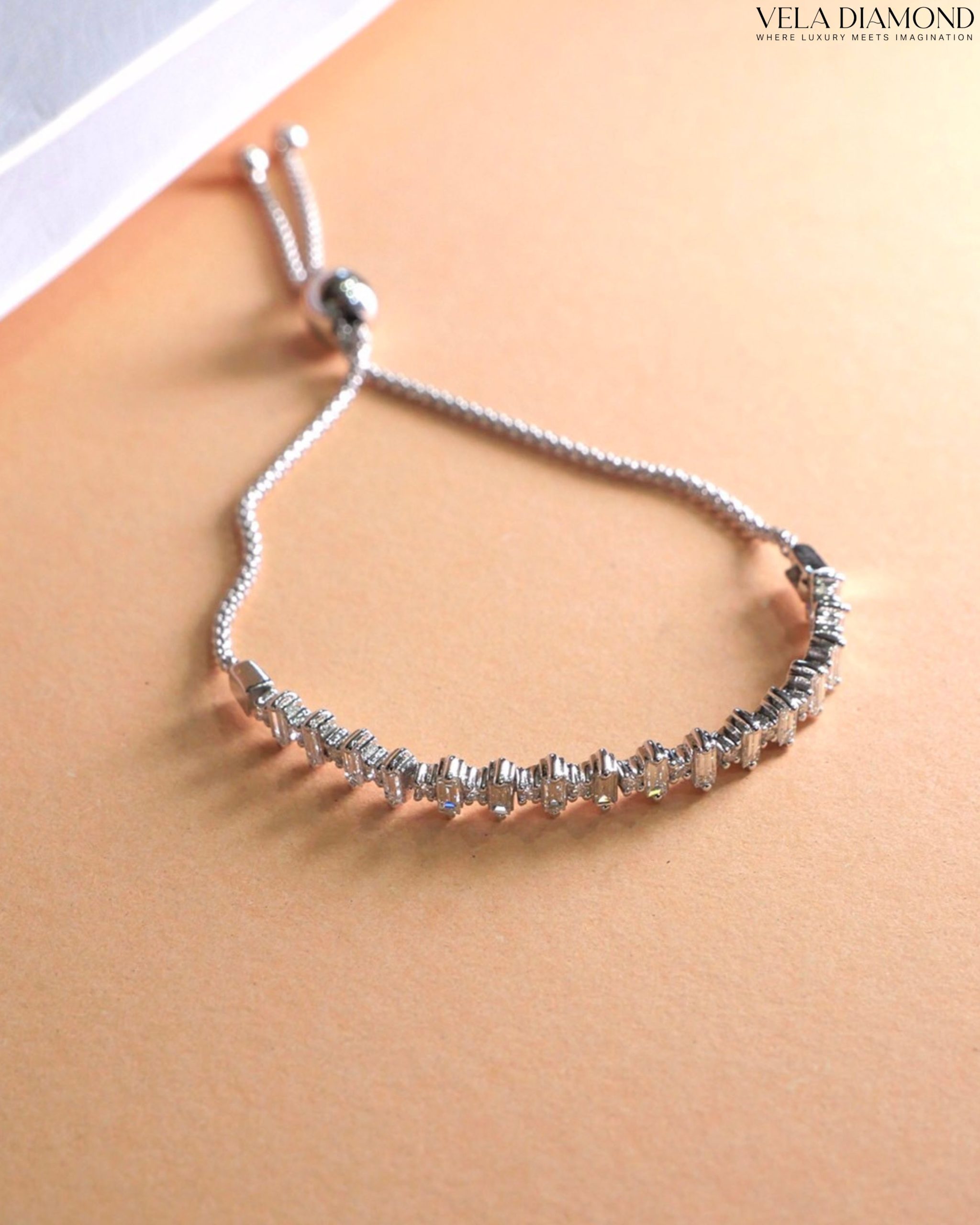 สร้อยข้อมือ Vela Glide Diamond Bracelet (Made to Order)