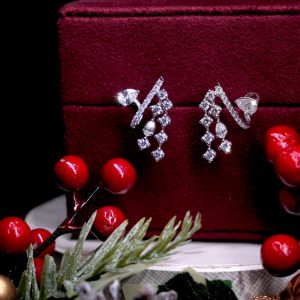 ต่างหูเพชร Vela Dewlight Earrings