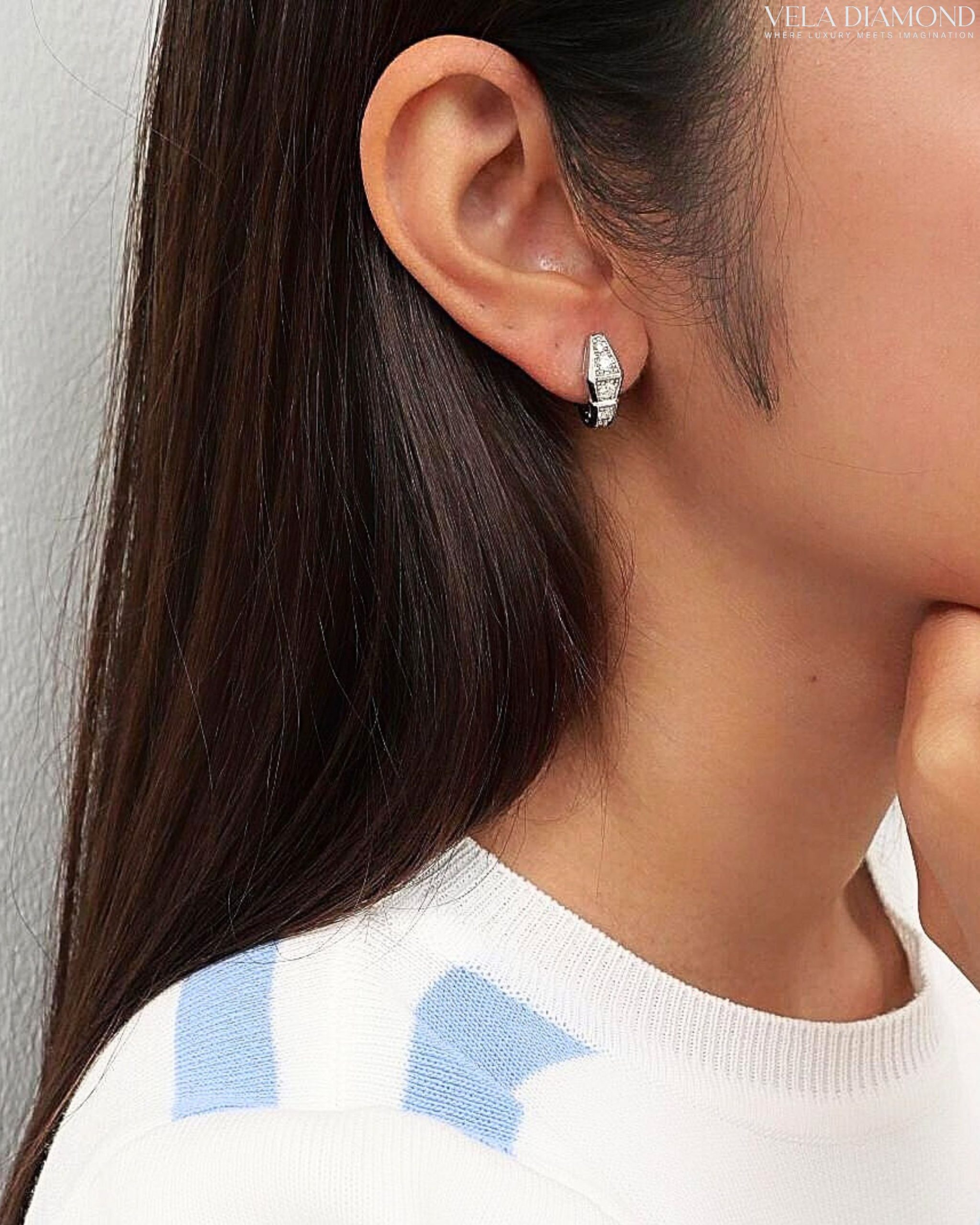 ต่างหูเพชร Vela Curve Diamond Huggies - Image 2