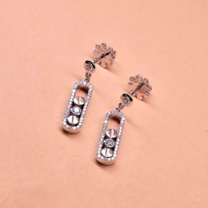 ต่างหูเพชร Vela Twist Diamond Earrings