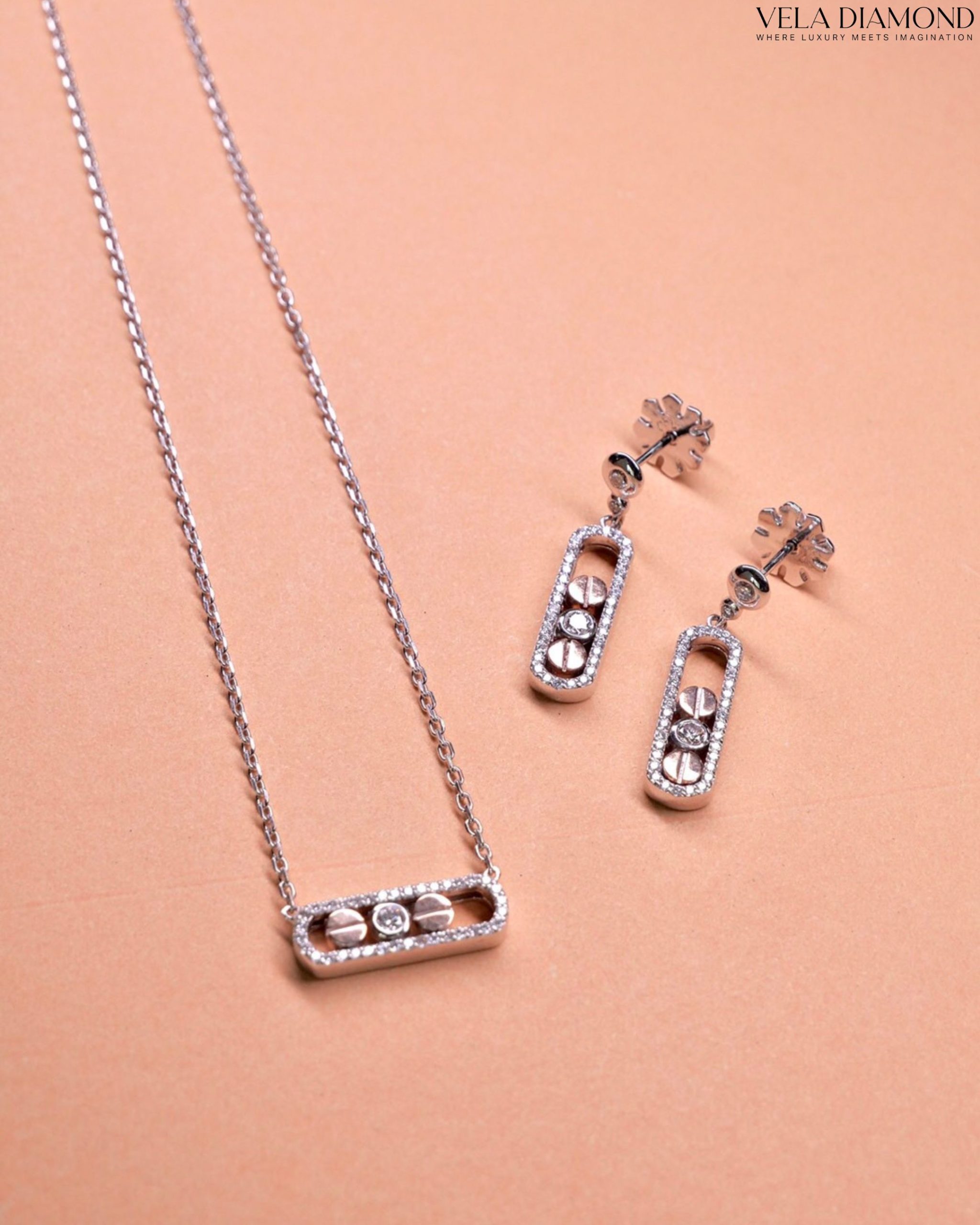 สร้อยคอจี้เพชร Vela Twist Diamond Necklace