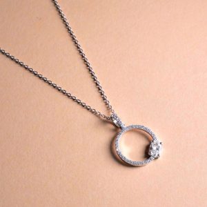 สร้อยคอจี้เพชร Oval Sparkle Pendant