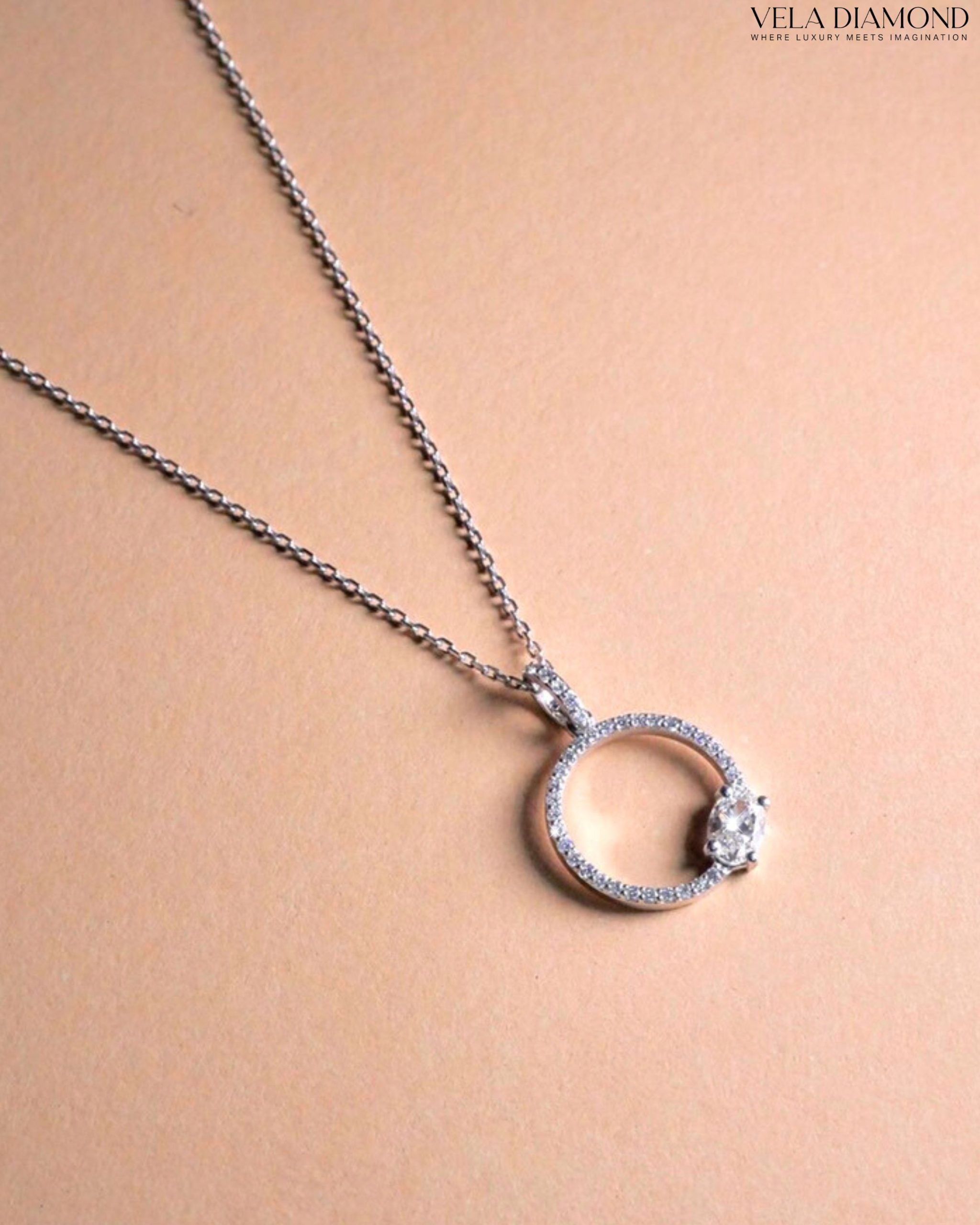 สร้อยคอจี้เพชร Oval Sparkle Pendant