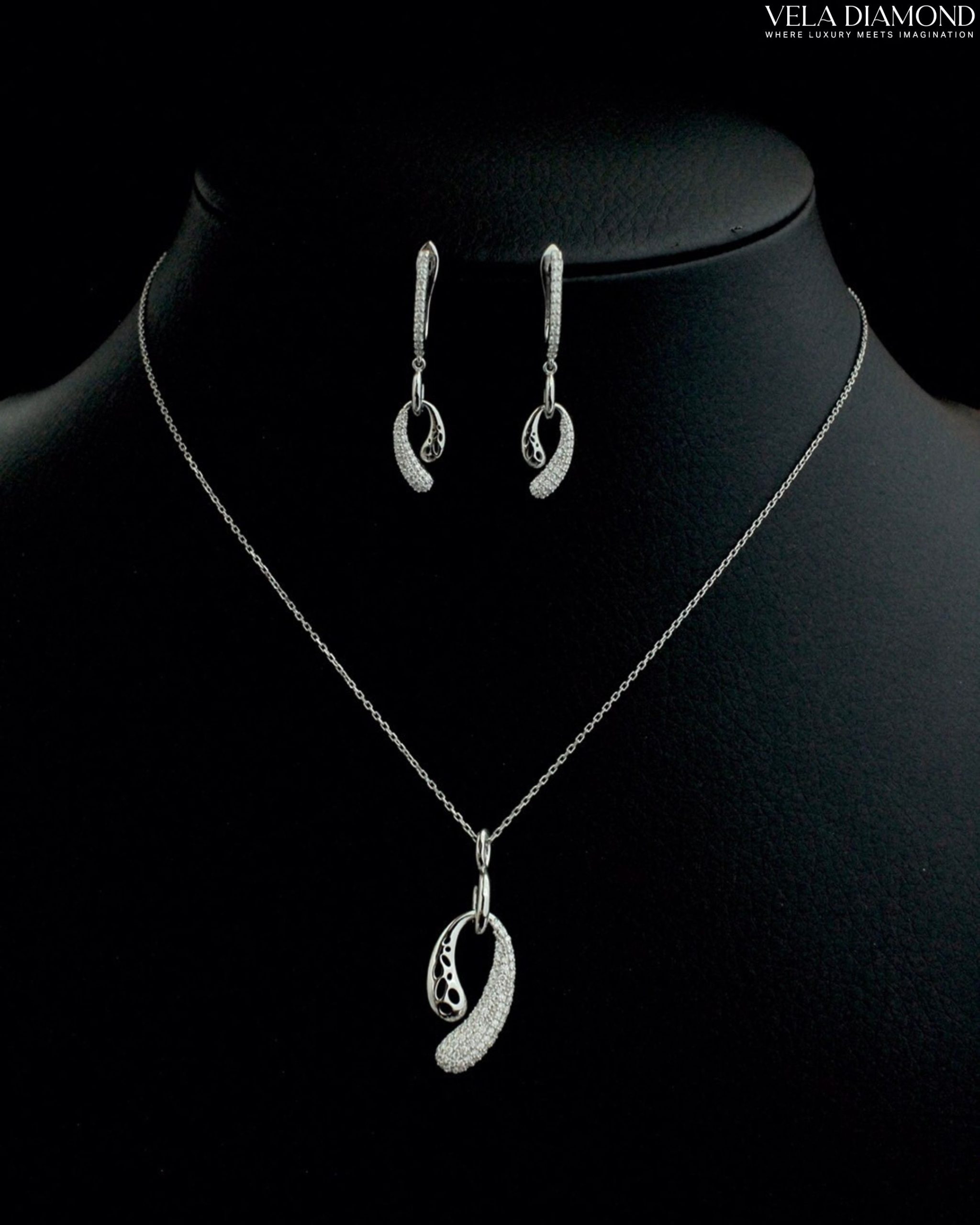 สร้อยคอจี้เพชร Fine Curve Pendant - Image 6