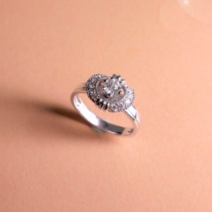 แหวนเพชร Sweet Embrace Ring