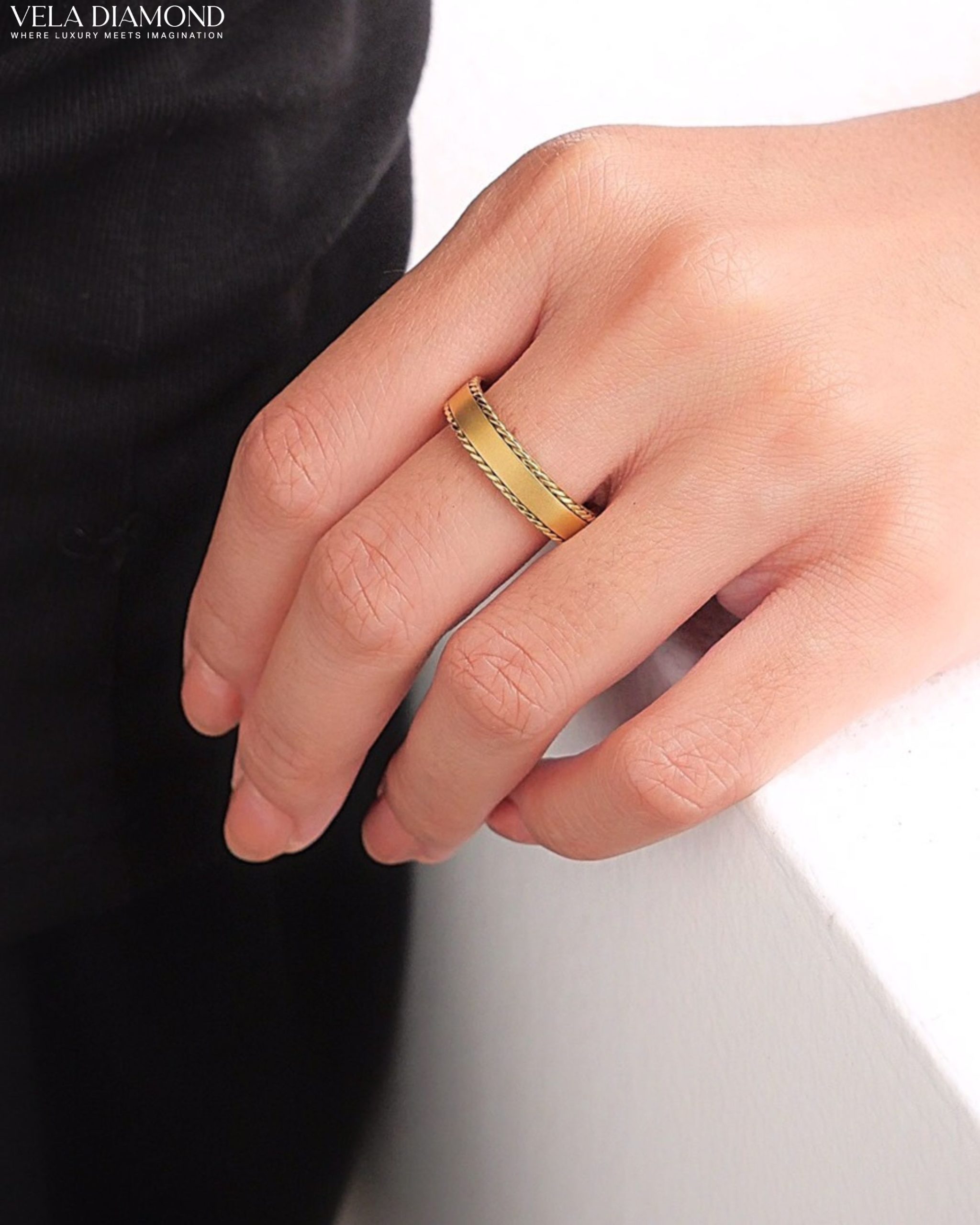 แหวนเกลี้ยง 18K Yellow Gold Braided Band - Image 2