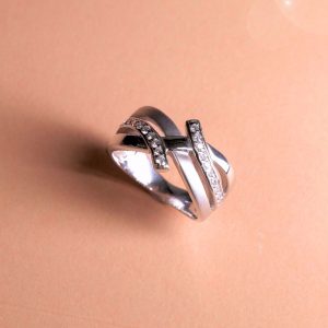 แหวนเพชร Diamond Curve Cross Band