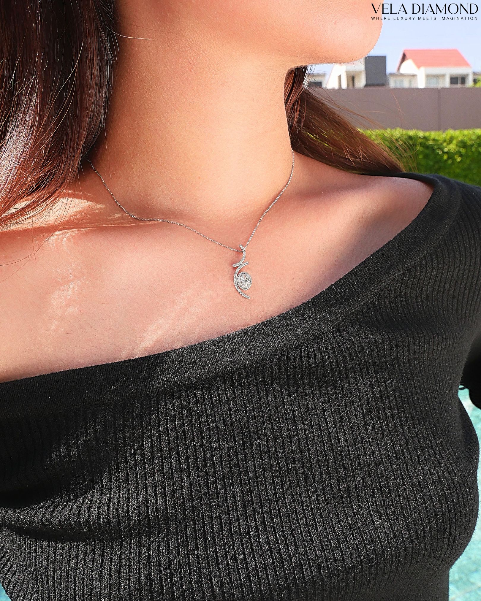 สร้อยคอพร้อมจี้เพชร Luna Oval Pendant - Image 2
