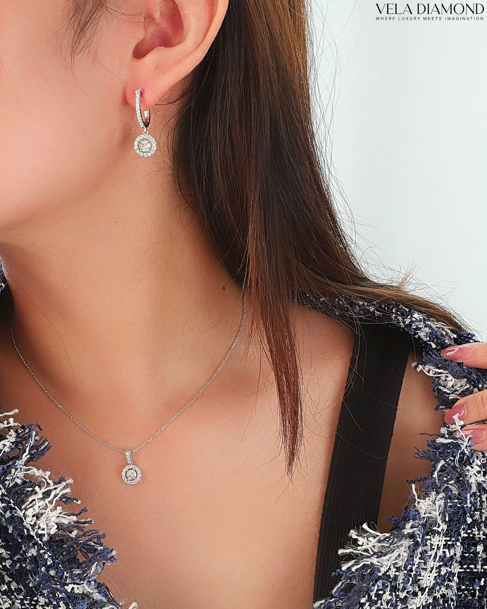 สร้อยคอพร้อมจี้เพชร Classic Halo Diamond Necklace - Image 3