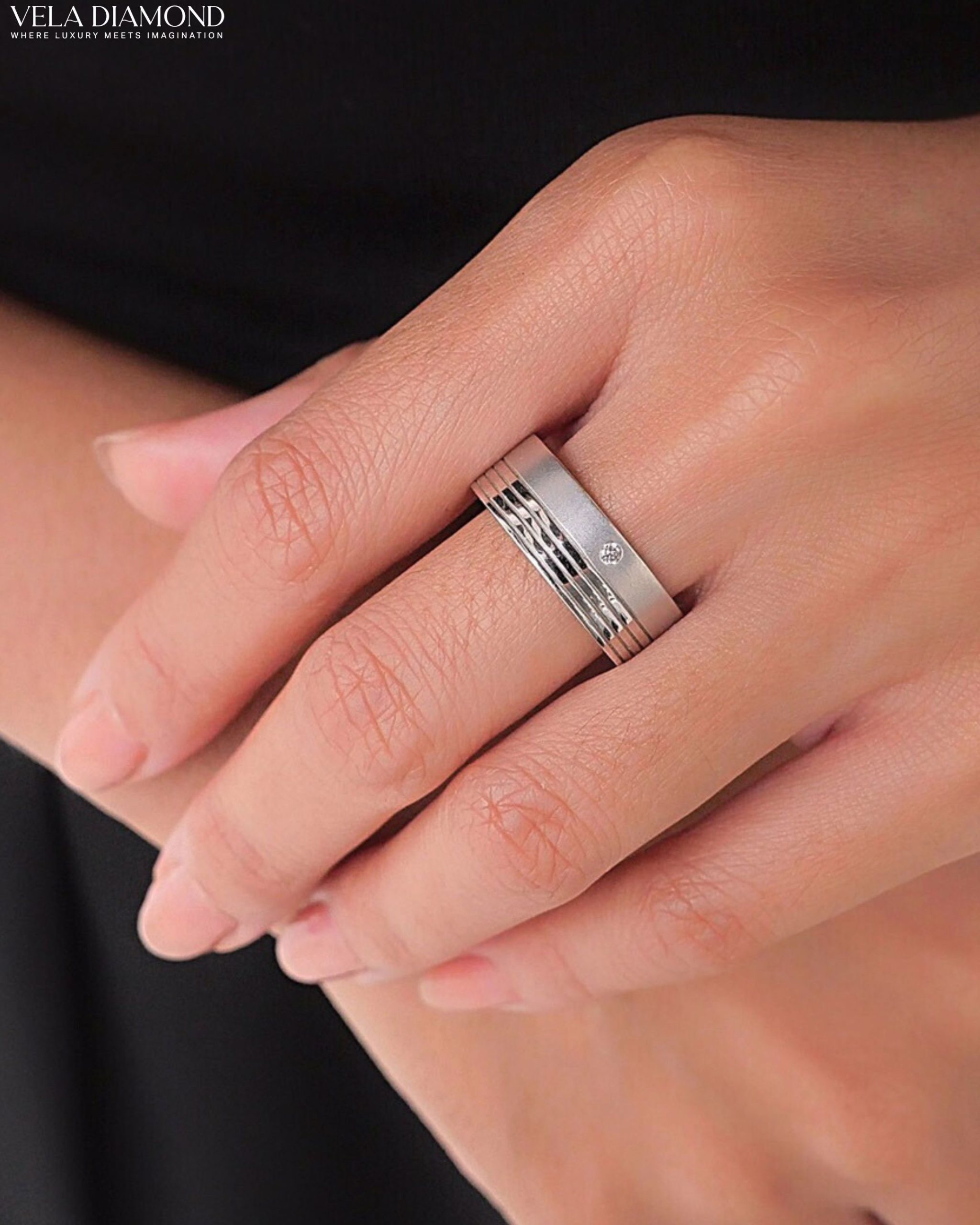 แหวนเพชร Classic Men's Diamond Band - Image 2