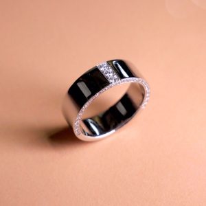 แหวนเพชร The Vertical Spark Ring