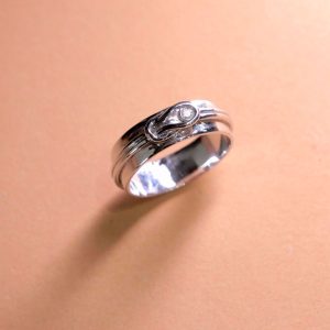 แหวนเพชร Modern Touch Ring