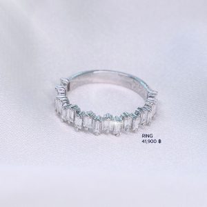 แหวนเพชร Vela Baguette Diamond Band